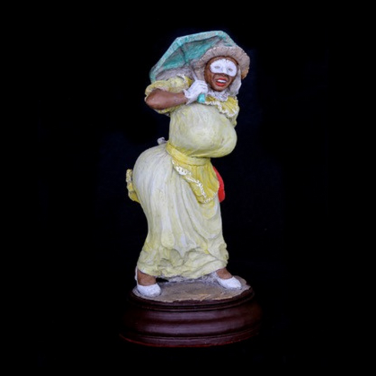 Llanos & Maingot Figurines – Dame Lorraine